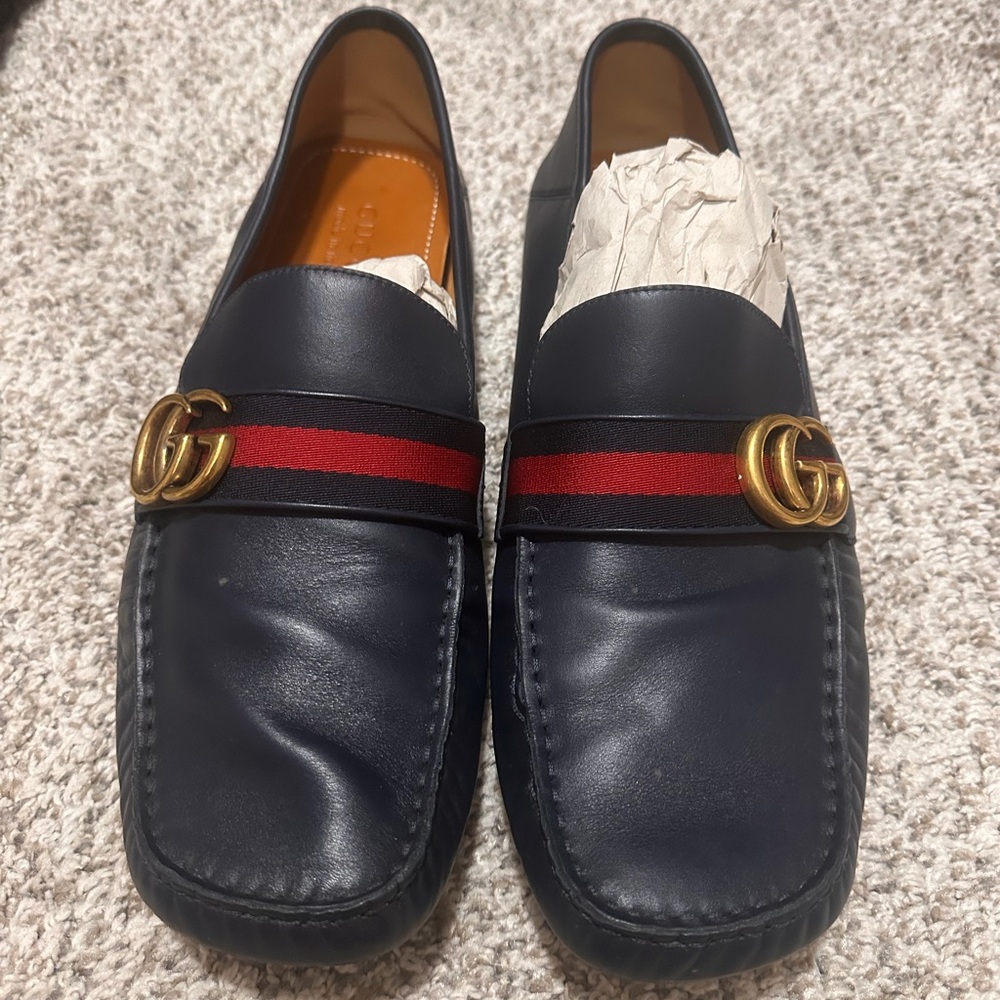 Gucci Men's Dark Blue Loafers with Red Accent